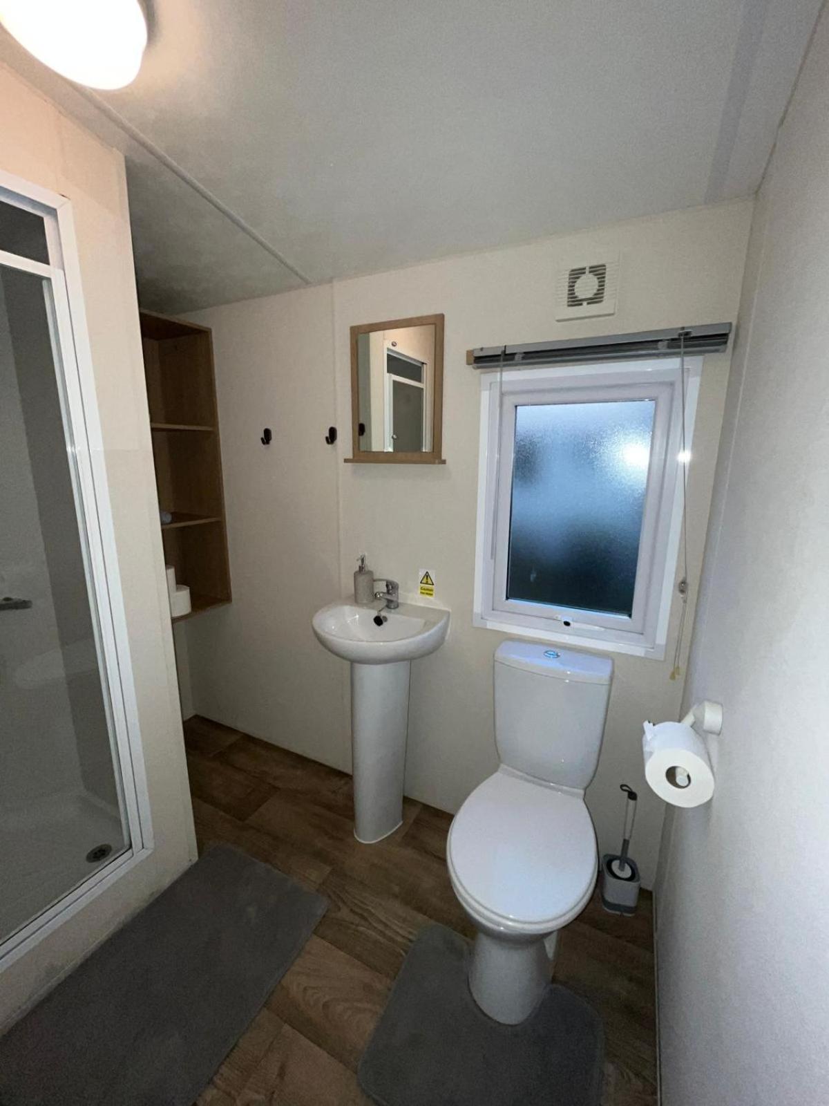 The Getaway Billing Aquadrome Villa Northampton Exterior photo